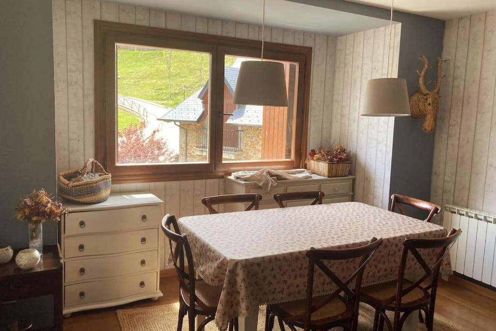 Elegante Apartamento En Escarrilla Con Vistas Al Valle エクステリア 写真