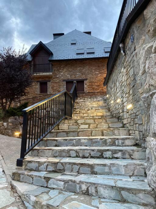 Elegante Apartamento En Escarrilla Con Vistas Al Valle エクステリア 写真