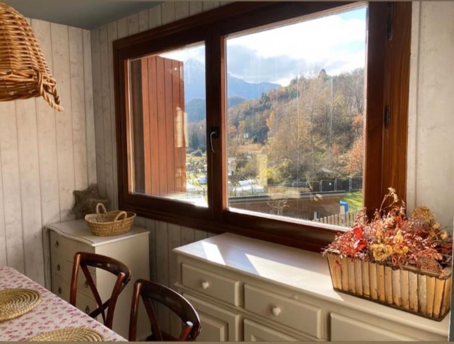 Elegante Apartamento En Escarrilla Con Vistas Al Valle エクステリア 写真